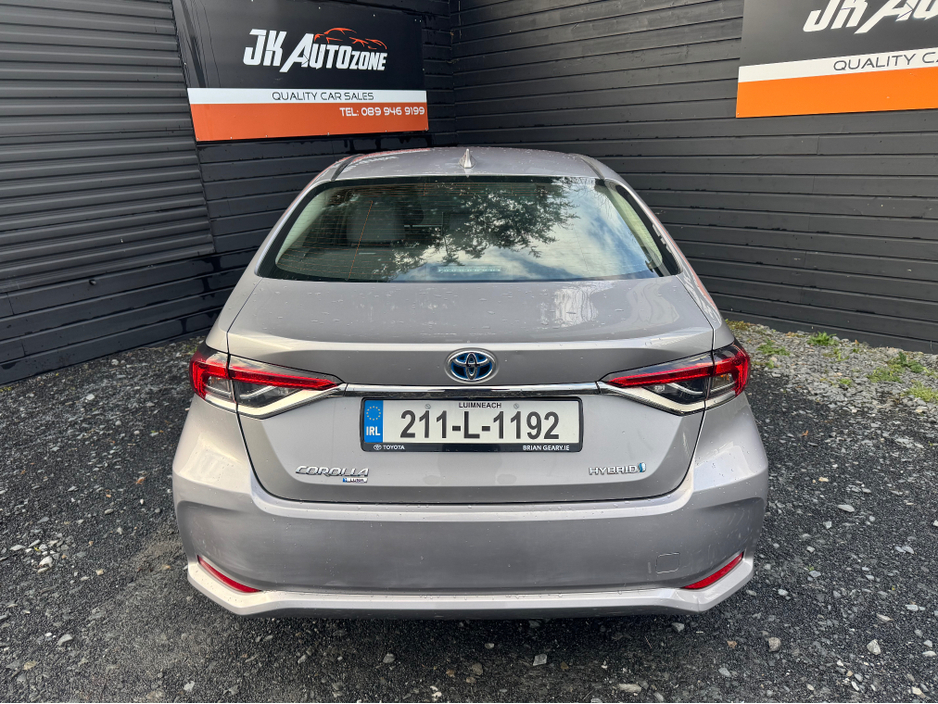 2021 Toyota Corolla 1.8 HYBRID SALOON €18,995