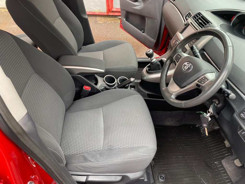 2014 Toyota Verso - image 17