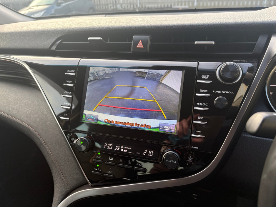 2017 Toyota Camry G Leather Hybrid €20,950