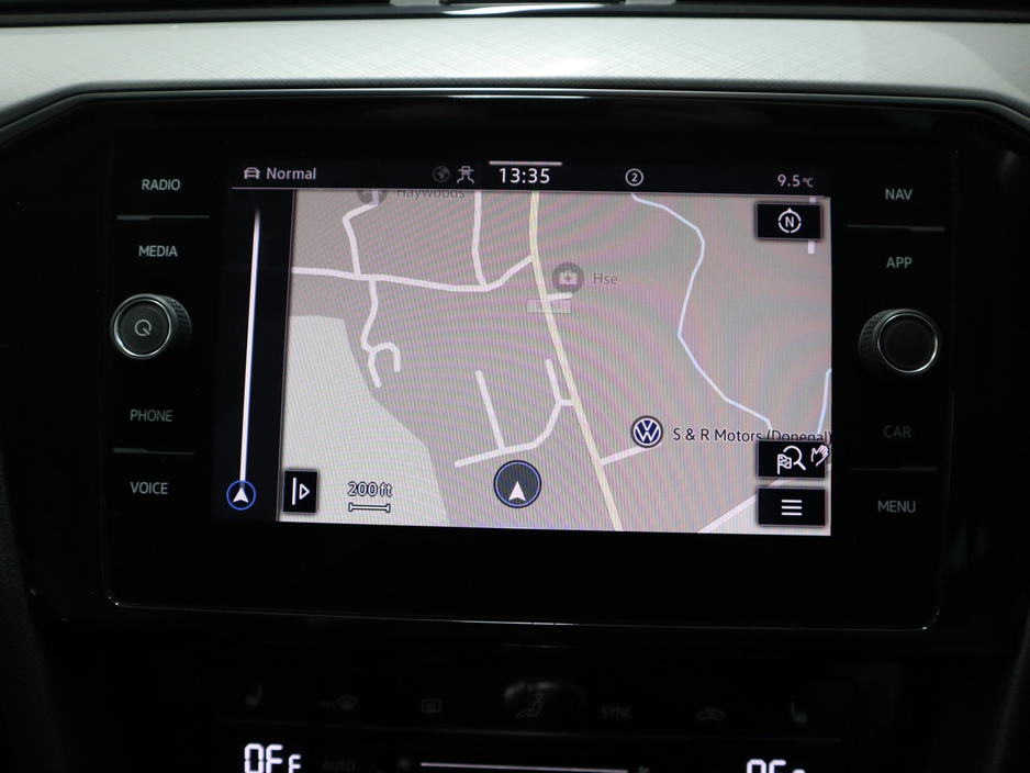 2021 Volkswagen Passat - image 18