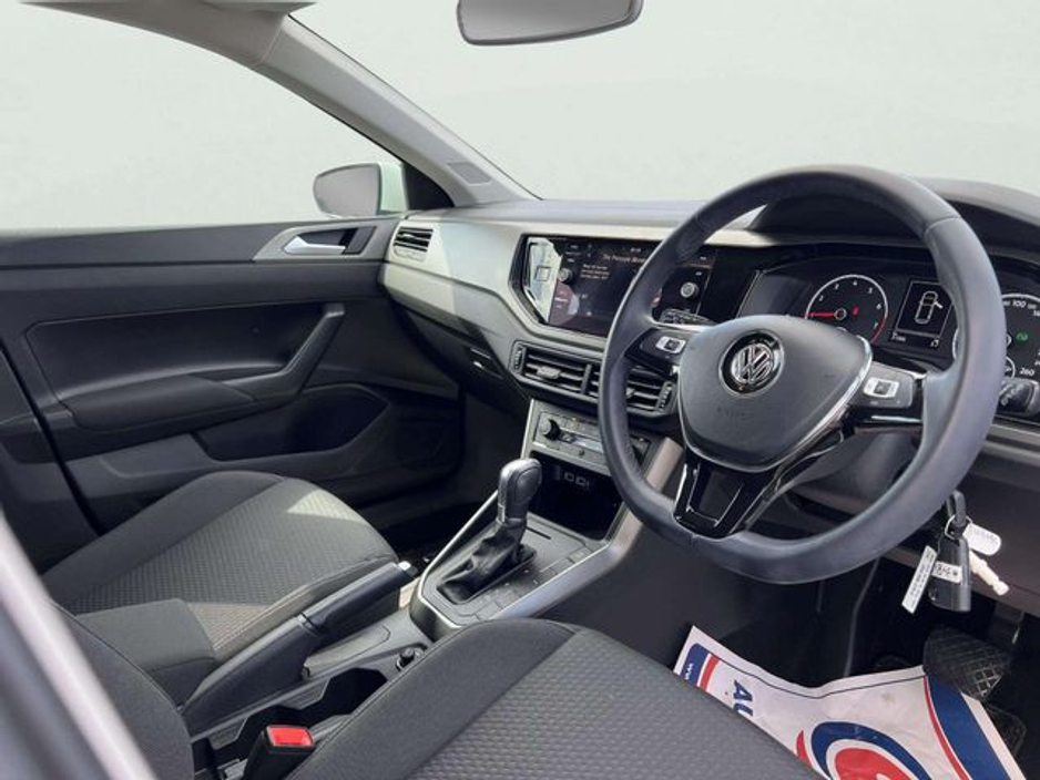2019 Volkswagen Polo - image 6