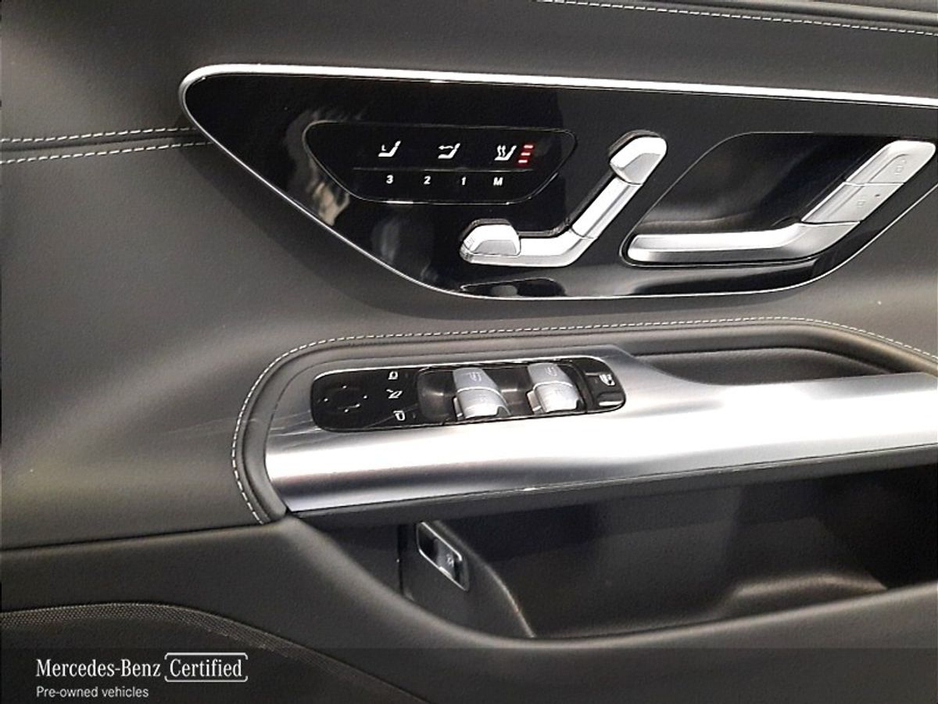 2023 Mercedes-Benz SL Class AMG MERCEDES-AMG SL 43 €99,950