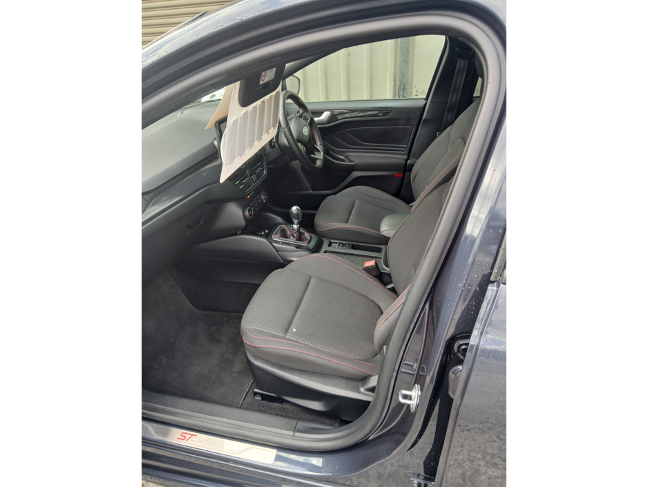 2021 Ford Focus - image 11