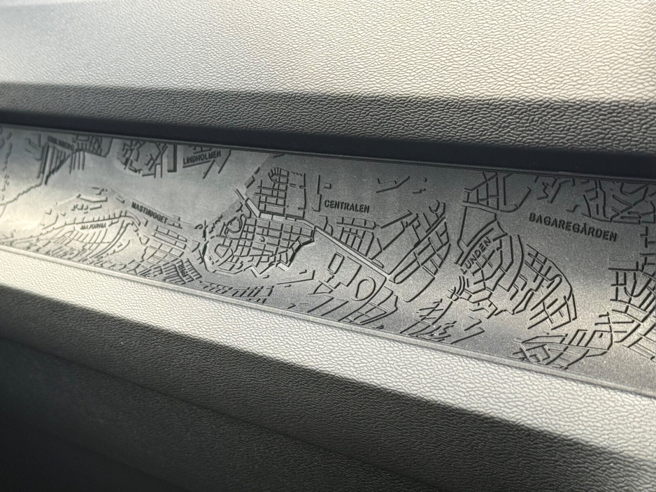 2022 Volvo XC40 - image 24