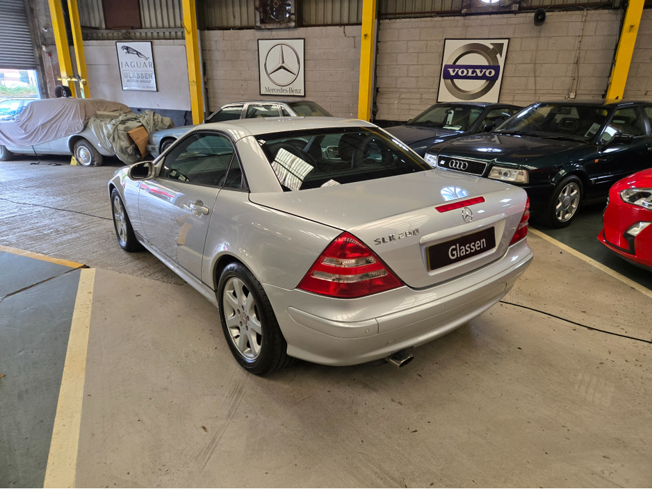 2004 Mercedes-Benz SLK Class - image 17