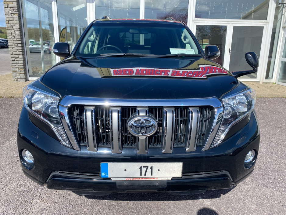 2017 Toyota Landcruiser - image 2