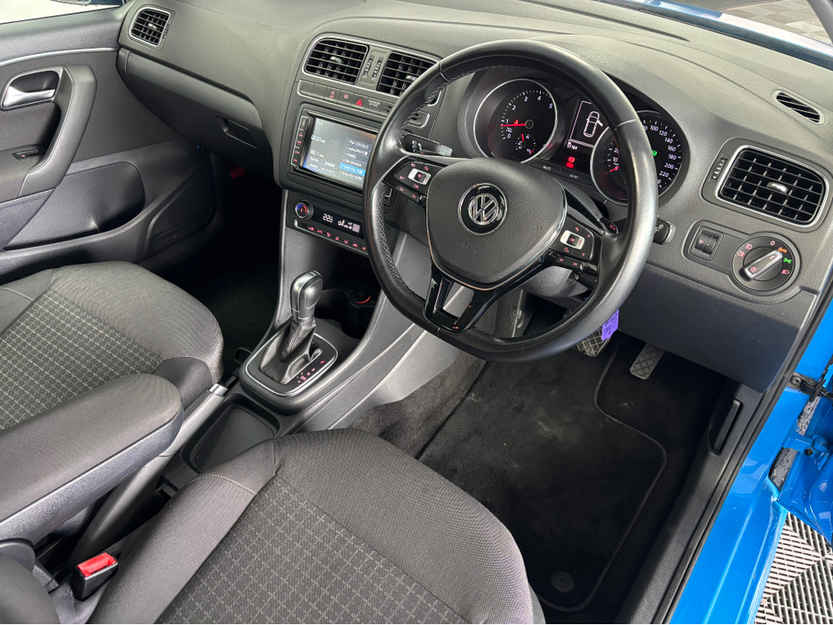 2015 Volkswagen Polo - image 7