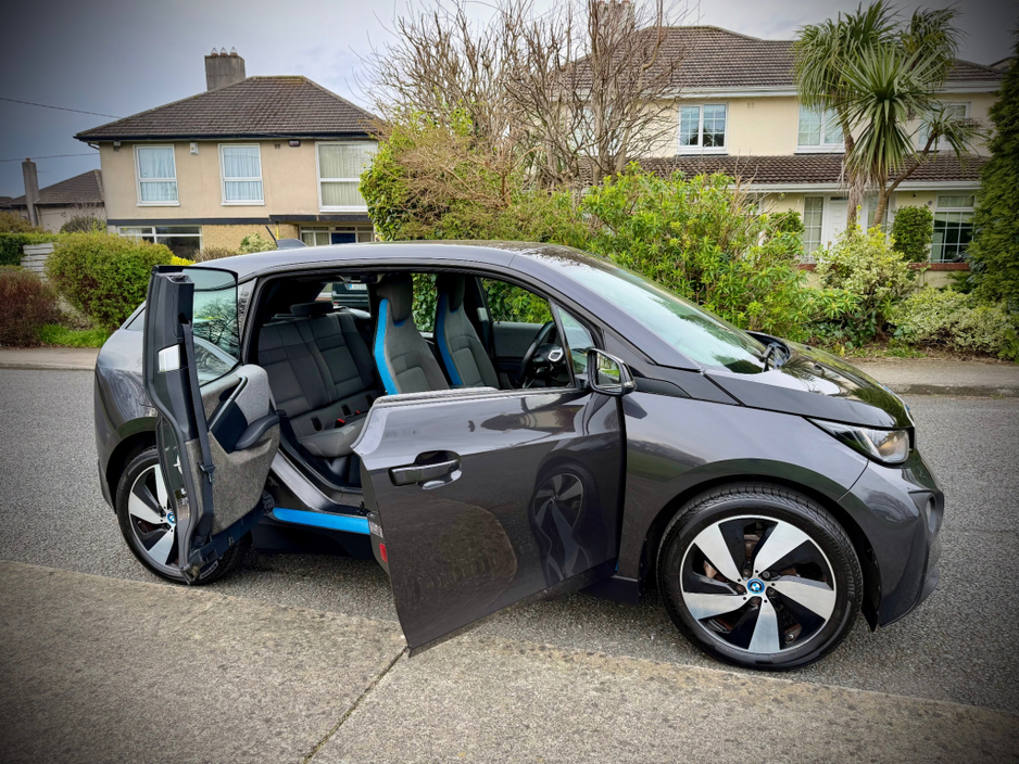 2015 BMW i3 - image 12
