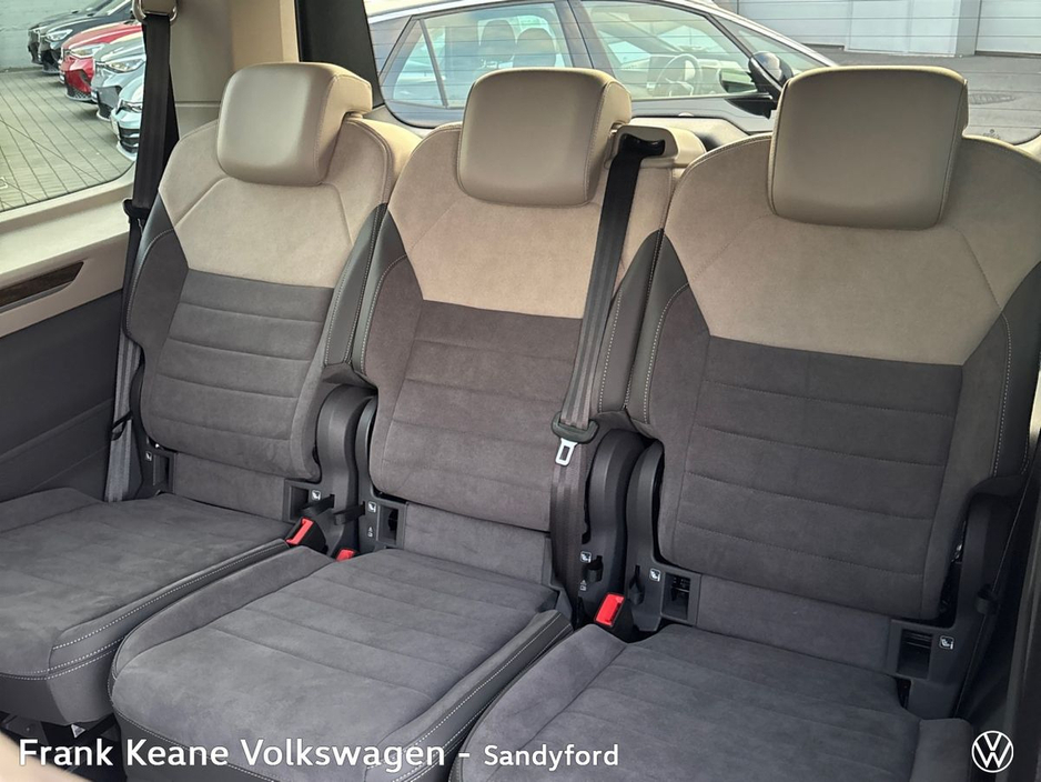 2025 Volkswagen Multivan - image 10