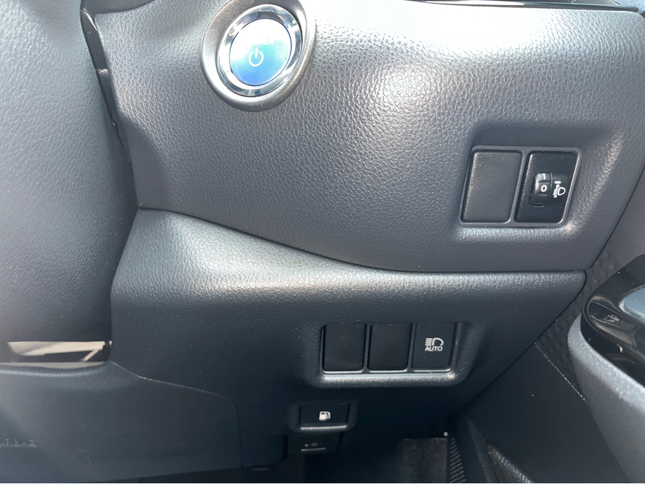 2020 Toyota C-HR - image 13