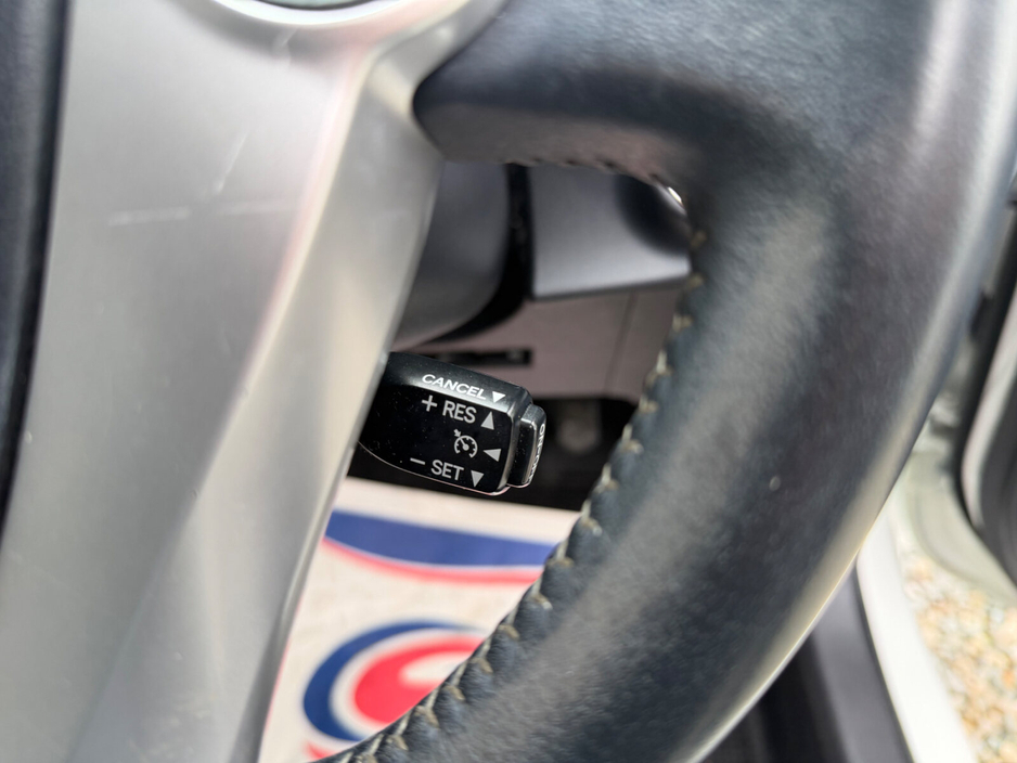 2017 Toyota Aqua - image 12