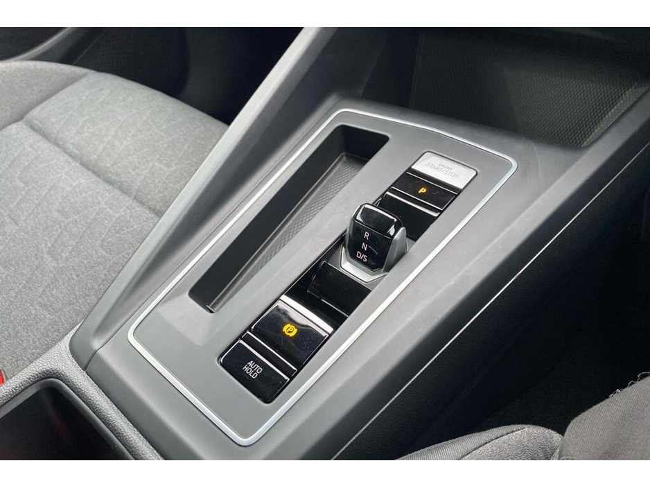 2025 Volkswagen Golf - image 5