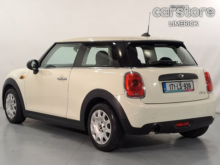 2017 MINI Hatch ONE D XN12 2 DR €14,480