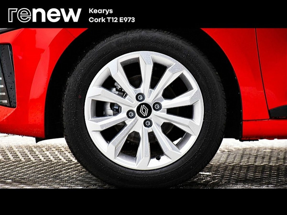 2025 Renault Clio - image 9