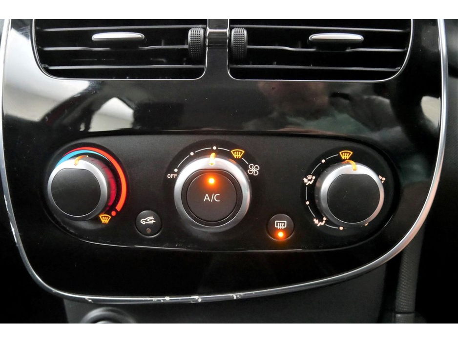 2016 Renault Clio - image 22