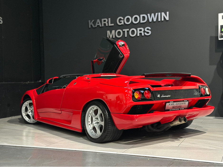 2000 Lamborghini Diablo - image 11