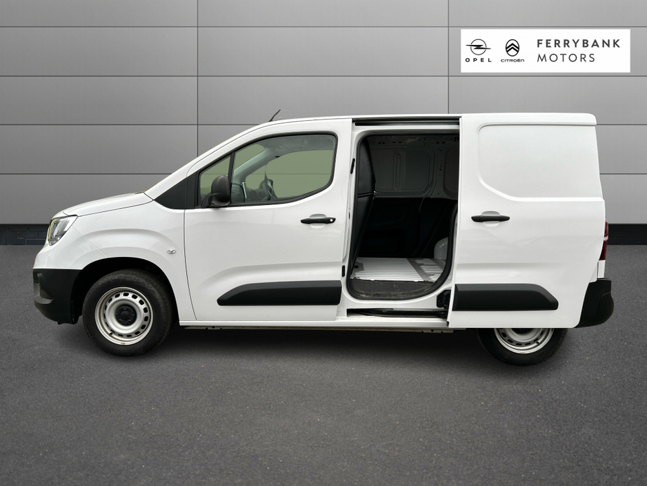 2024 Opel Combo KOMF L1H1-1.5 100PS D 3DR €17,950