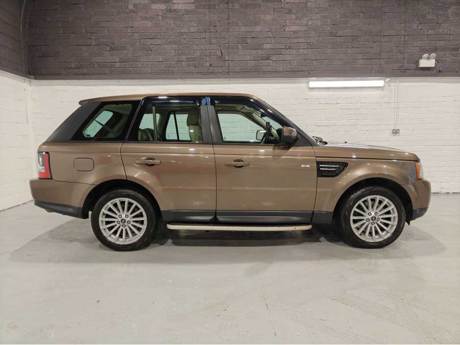 2013 Land Rover Range Rover - image 3