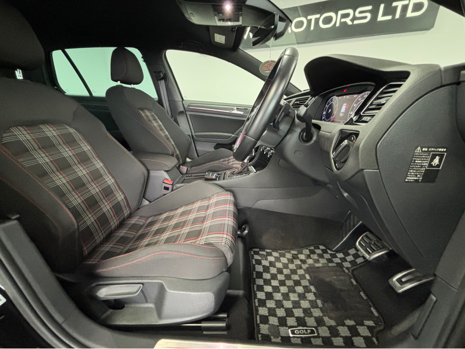 2018 Volkswagen Golf - image 14