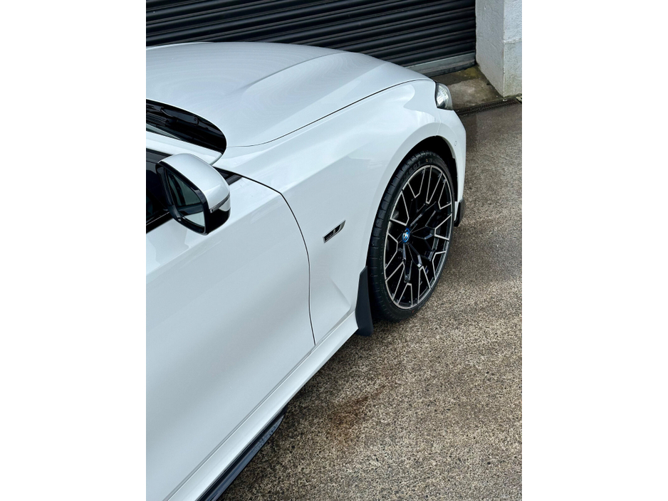 2022 BMW 3 Series - image 16