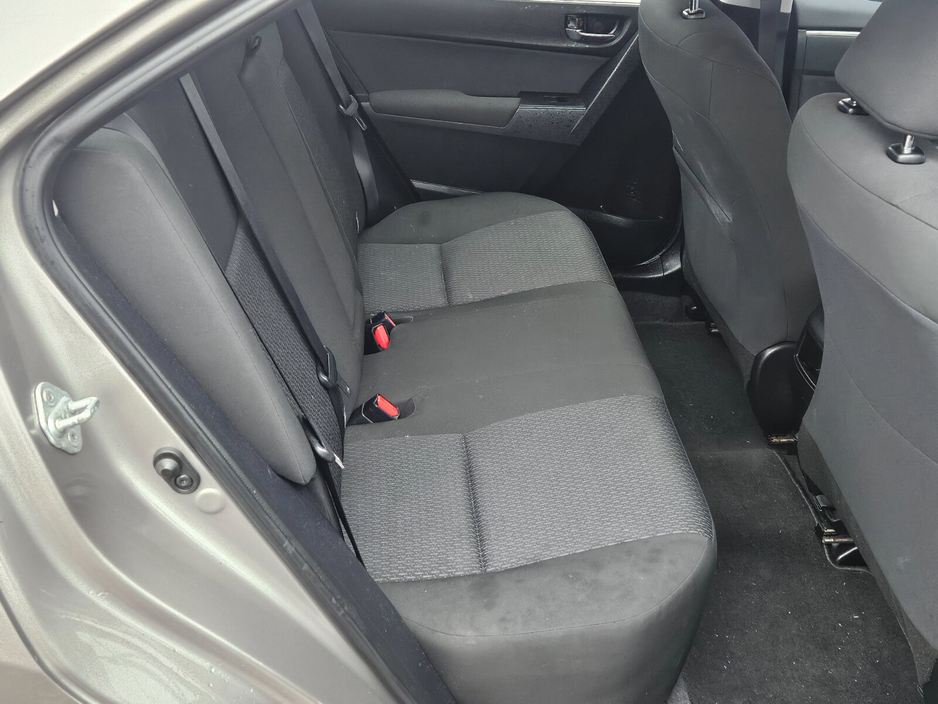 2014 Toyota Corolla - image 8