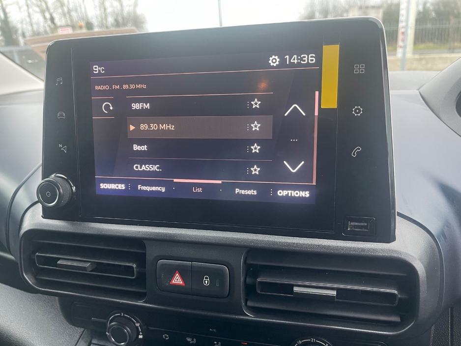 2024 Peugeot Rifter - image 21