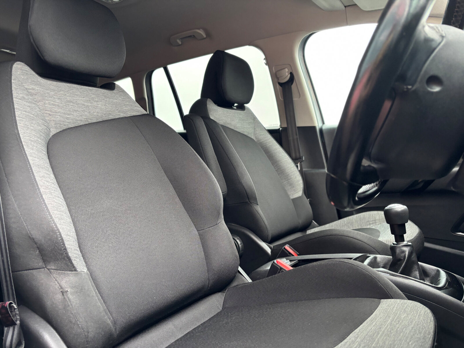 2017 Citroen Grand C4 Picasso - image 5