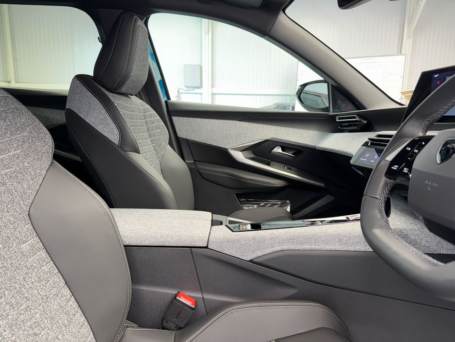 2026 Peugeot 5008 - image 11