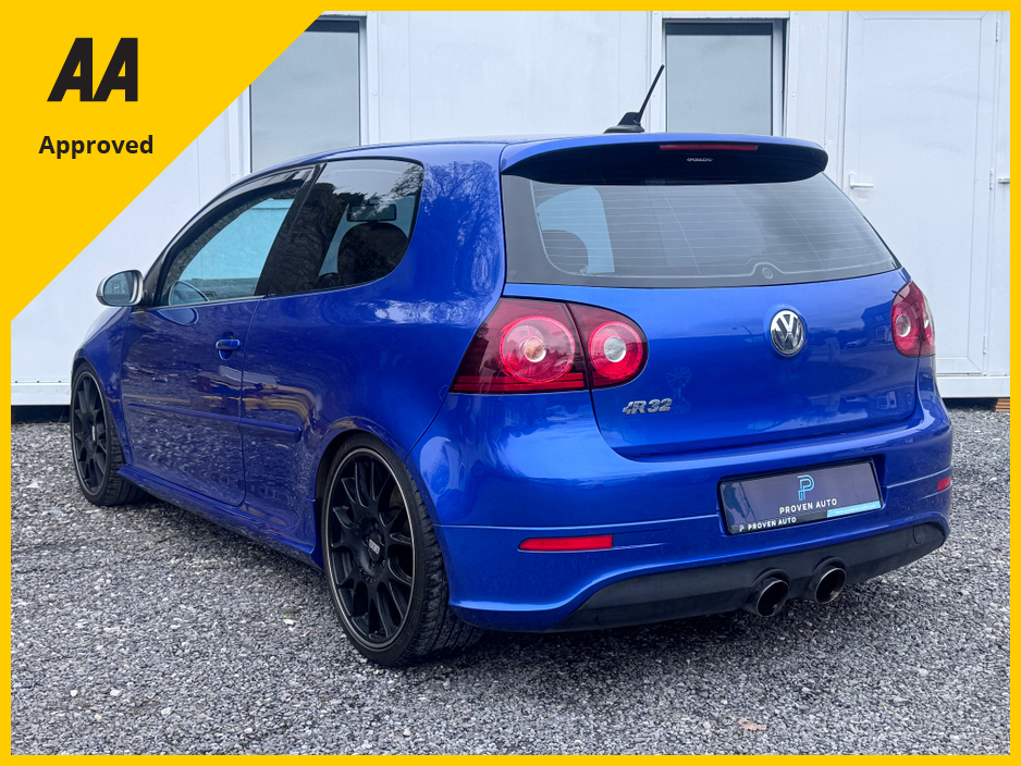 2008 Volkswagen Golf - image 3