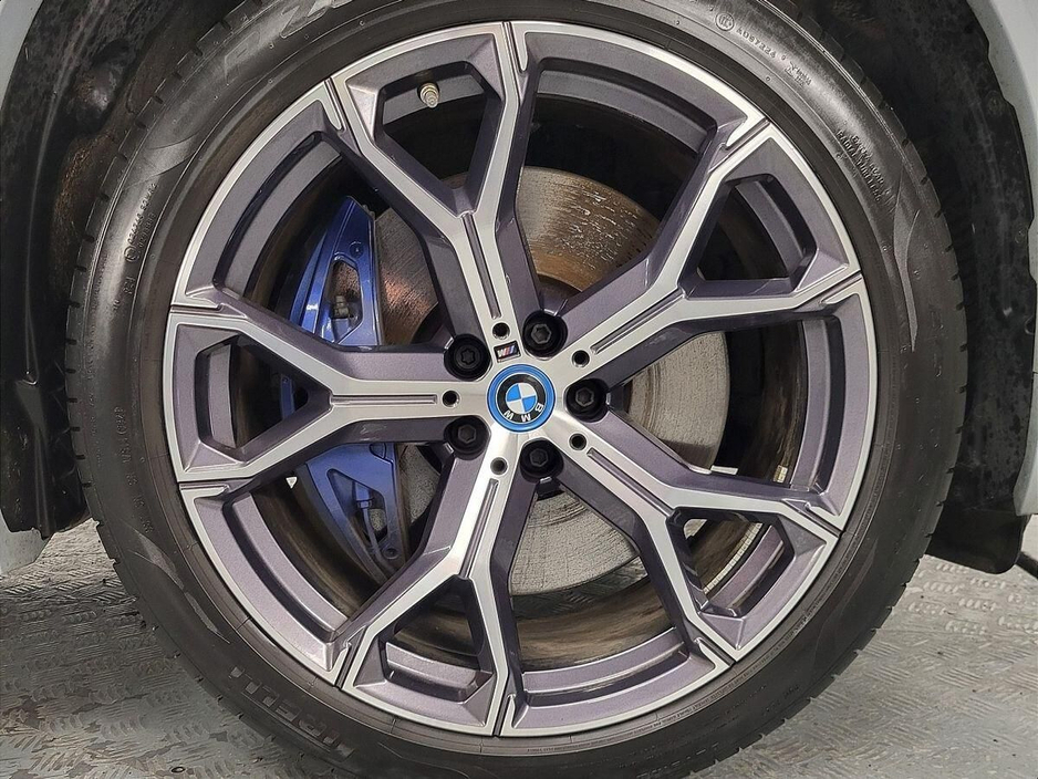 2024 BMW X5 - image 14