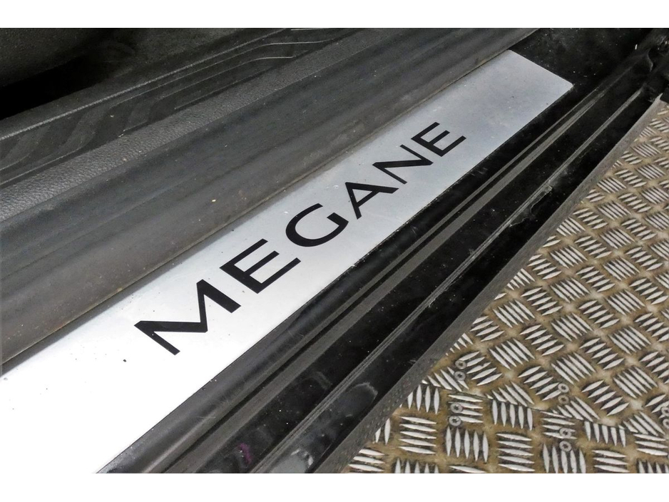 2017 Renault Megane - image 24