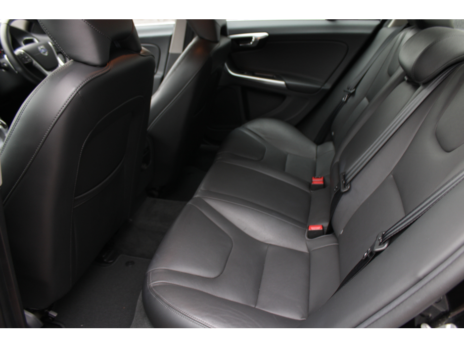 2017 Volvo S60 - image 19