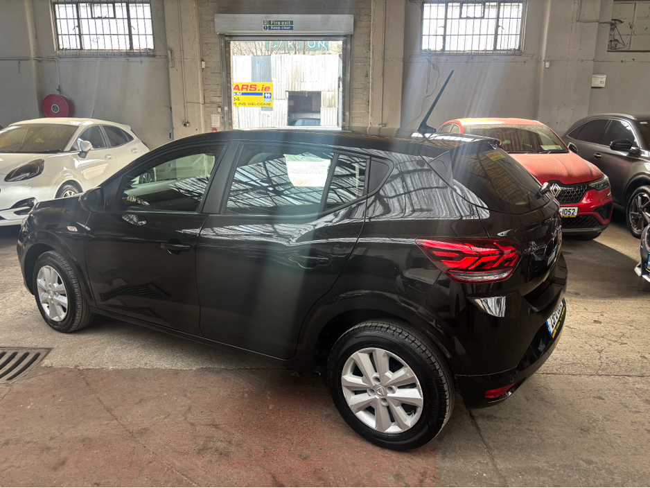 2023 Dacia Sandero - image 8