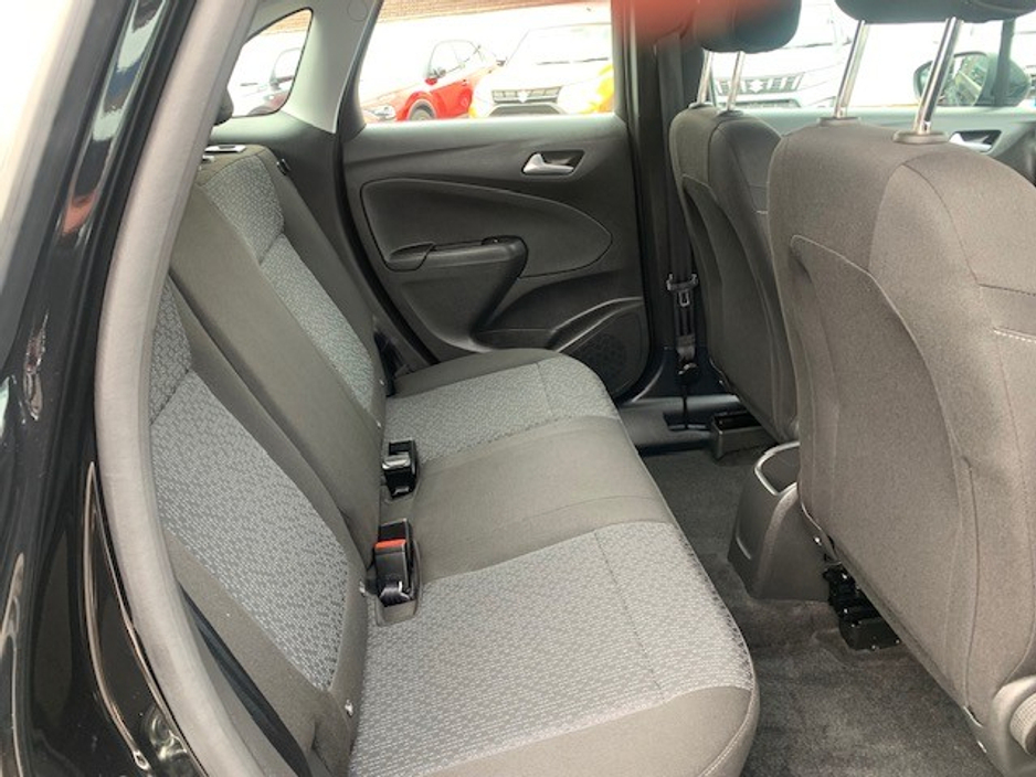 2024 Opel Crossland X - image 7