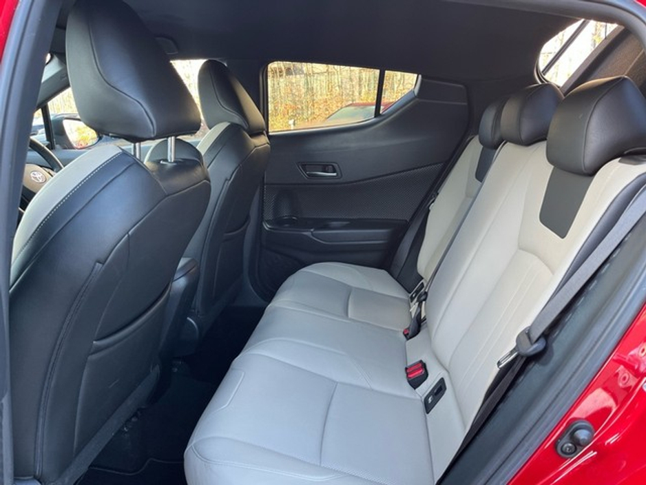 2023 Toyota C-HR - image 7