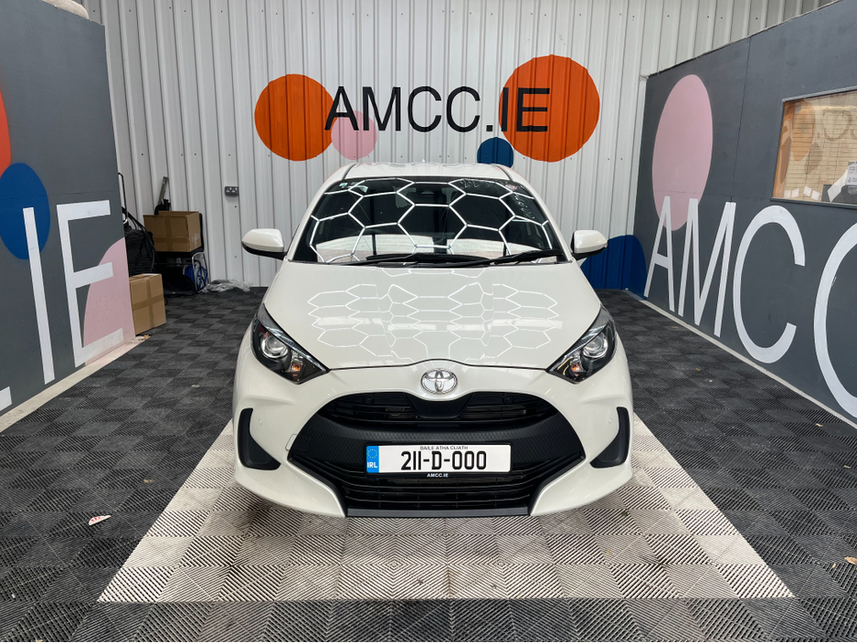 2021 Toyota Yaris - image 6