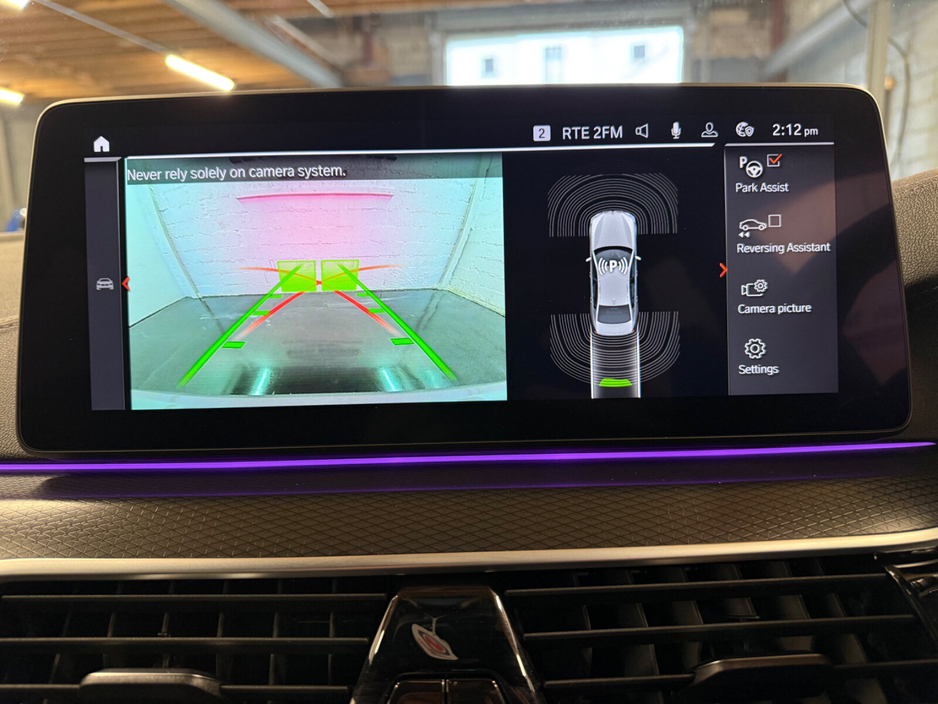 2021 BMW 5 Series - image 16