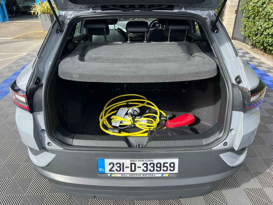 2023 Volkswagen ID.4 - image 13