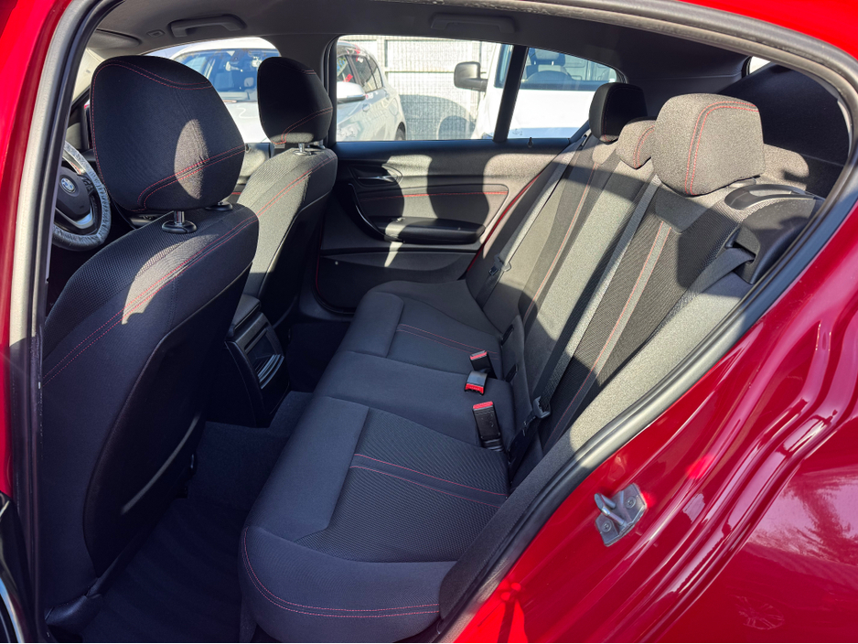 2016 BMW 1 Series - image 12