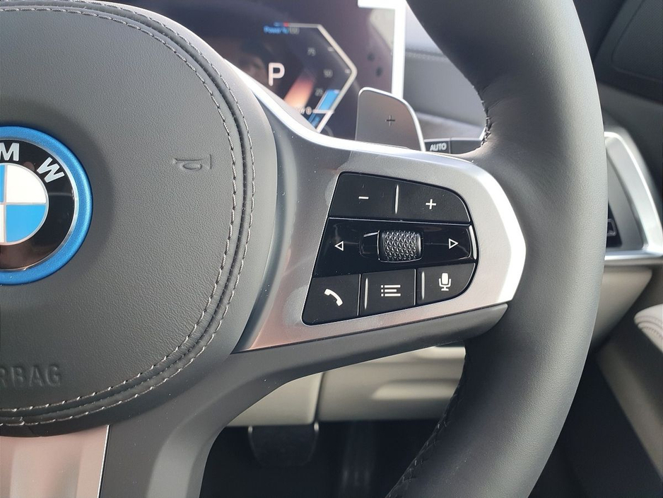 2026 BMW X5 - image 18