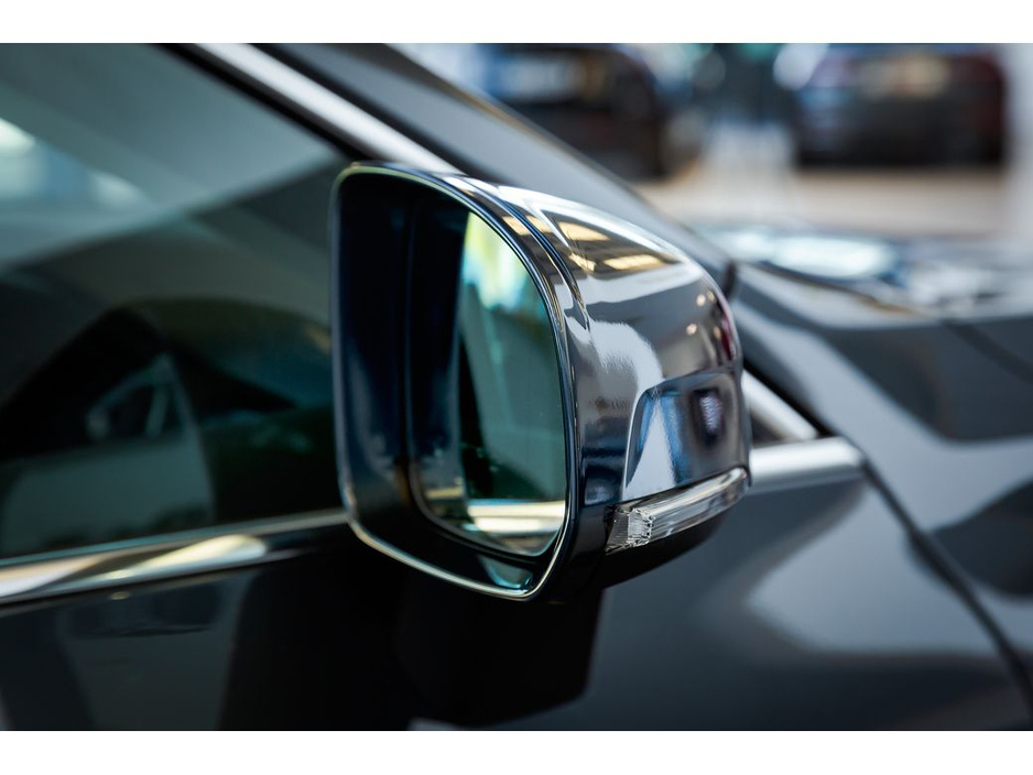 2023 Volvo XC60 - image 13