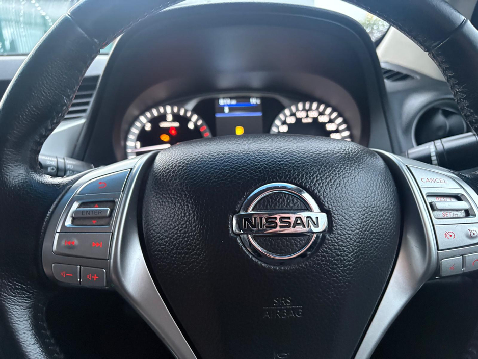 2021 Nissan Navara - image 12