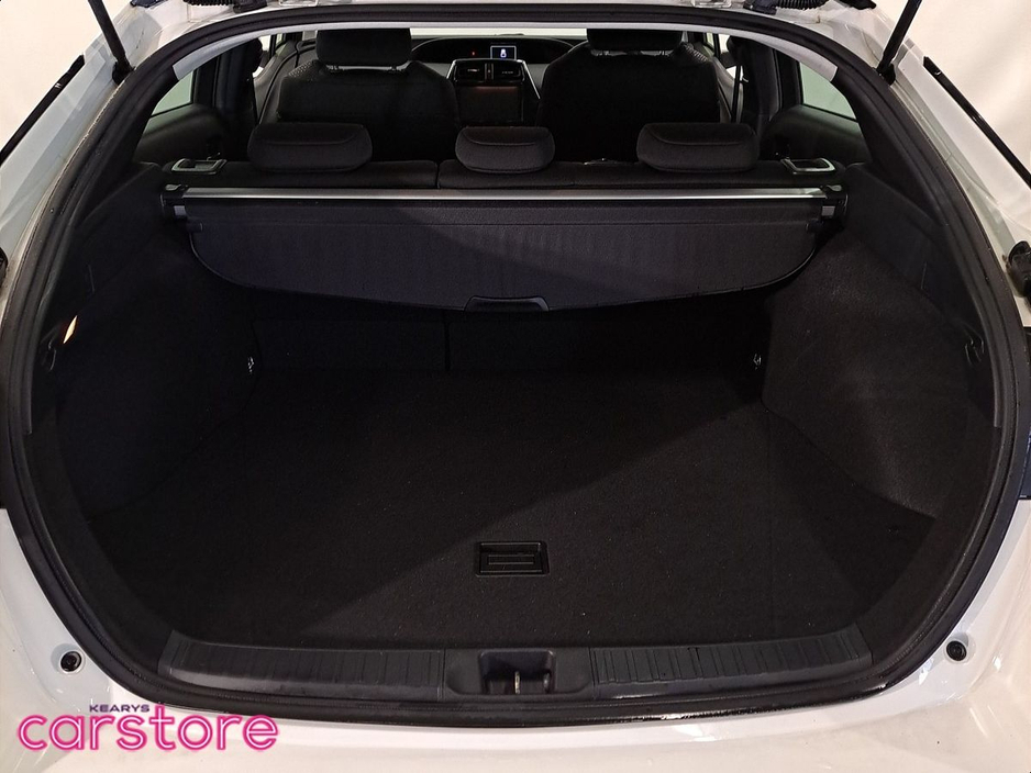 2020 Toyota Prius - image 18