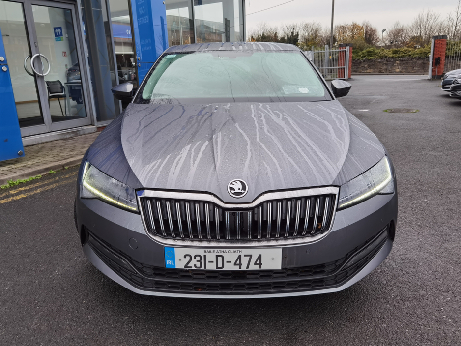 2023 Skoda Superb - image 2