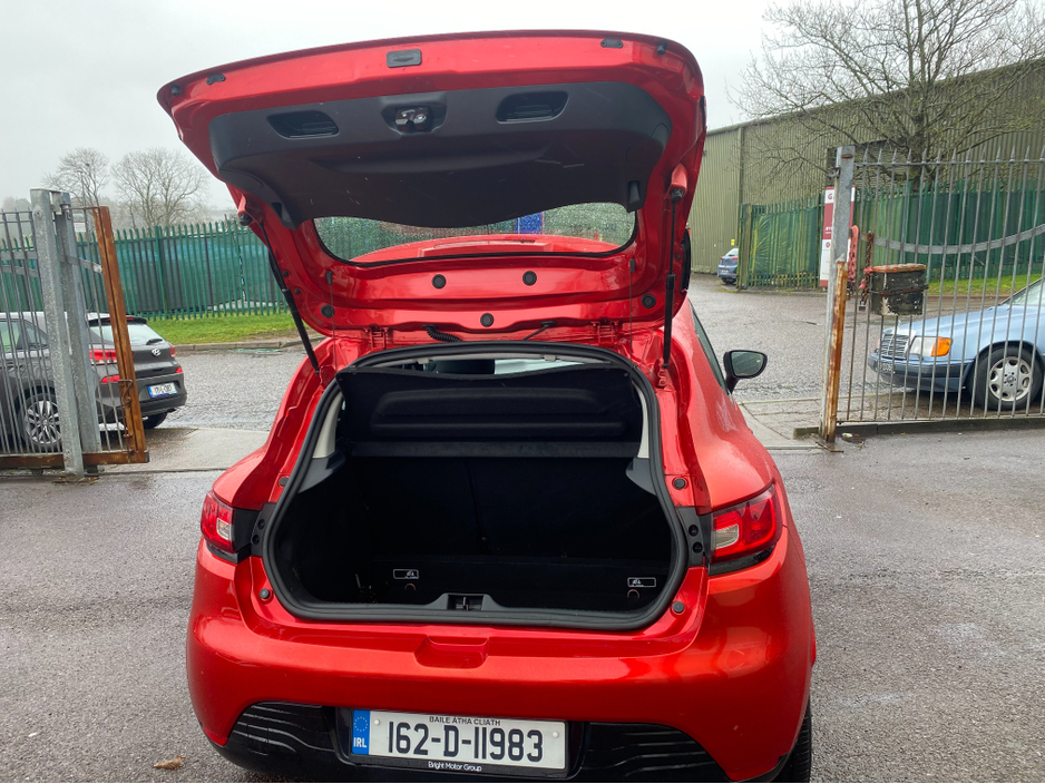 2016 Renault Clio - image 8