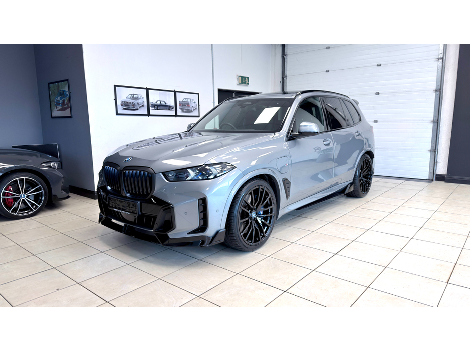 2025 BMW X5 - image 26