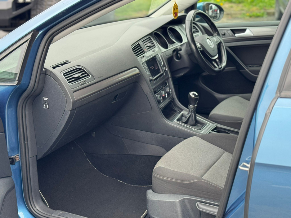 2017 Volkswagen Golf - image 13