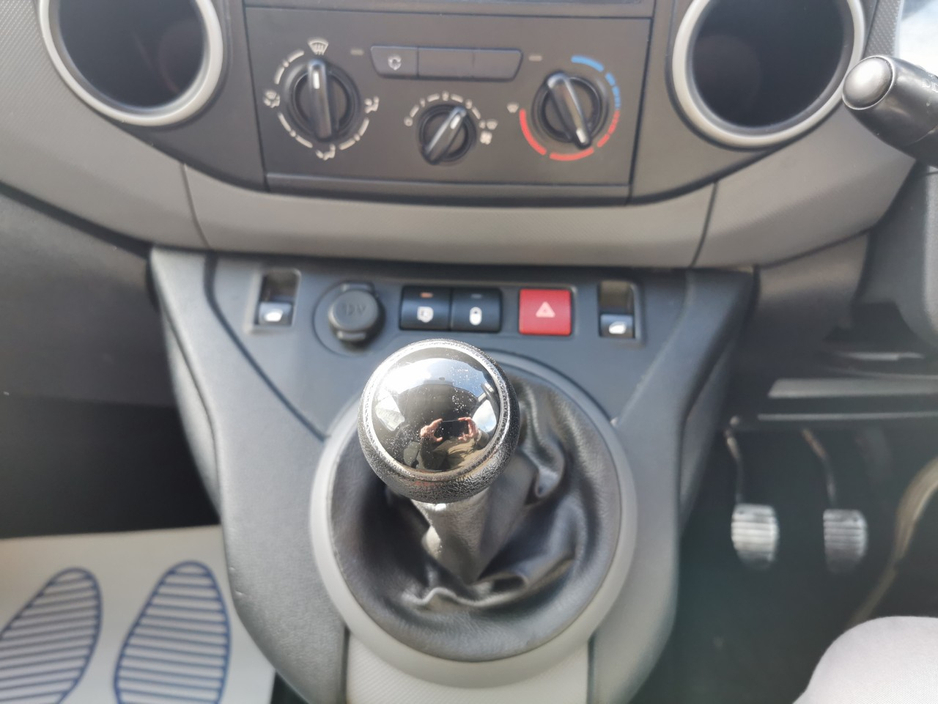 2018 Citroen Berlingo - image 14