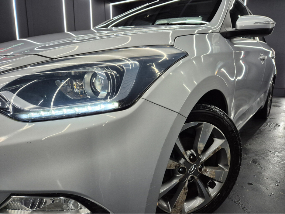 2016 Hyundai i20 - image 4