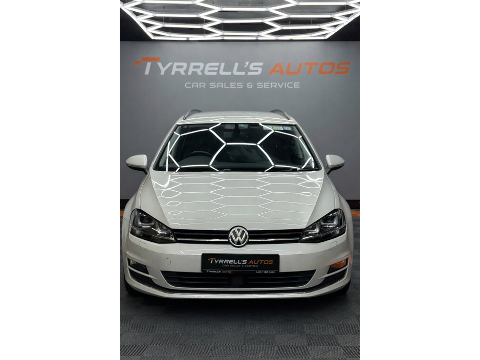 2015 Volkswagen Golf - image 3